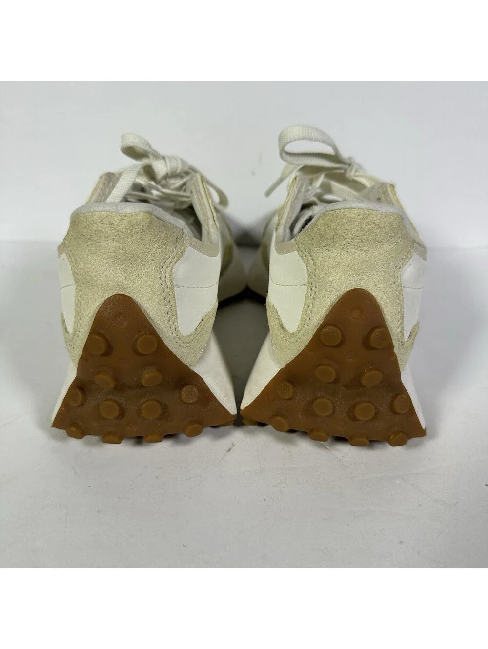 New Balance 327 Women’s 6.5 Sneakers White Tan WS327NAD Toe Damage Flaw